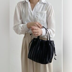 Kukuzhu Women’s Black Hobo Vegan Leather Crossbody Trendy Striped Pleated Purse